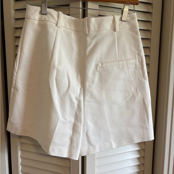 Zara Cream High-Rise Tailored Shorts - Picture 3 of 3